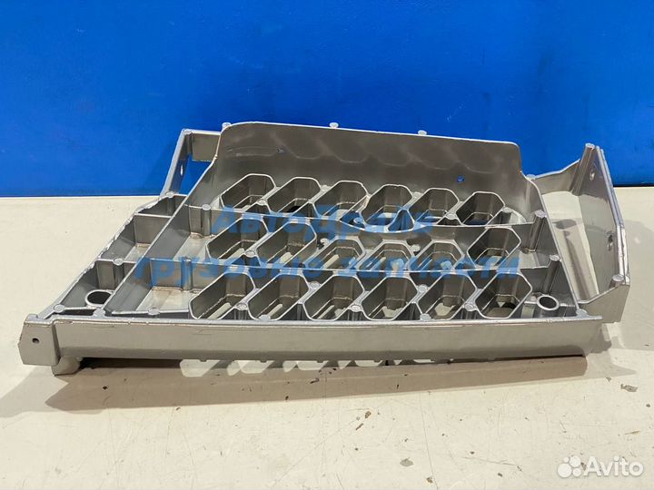 Подножка средняя Volvo FH4 левая