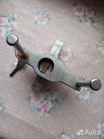 Противоугонное устройство на педали