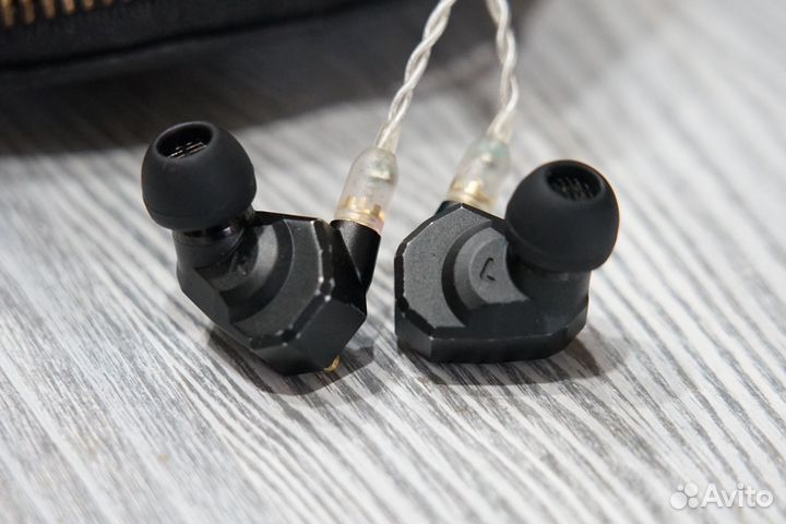 Campfire audio andromeda gold