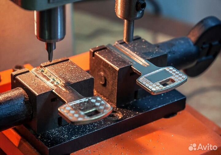 Изготовление ключей, домофонов, замена замков и ли