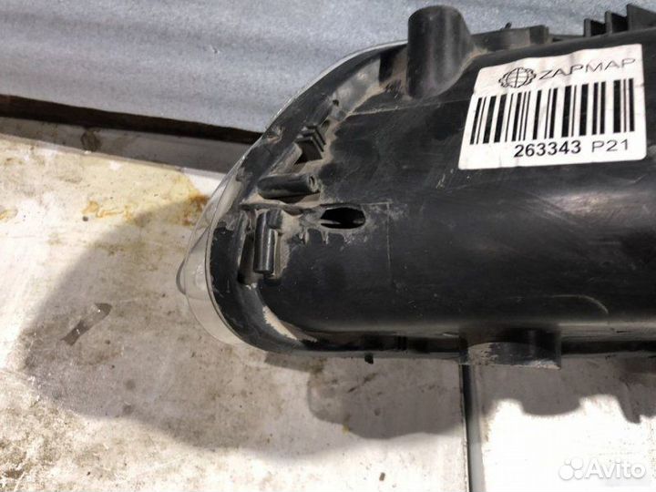 Фара правая Peugeot 301