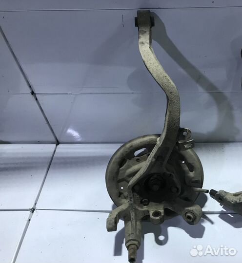 Задняя цапфа Hyundai Sonata 4-5