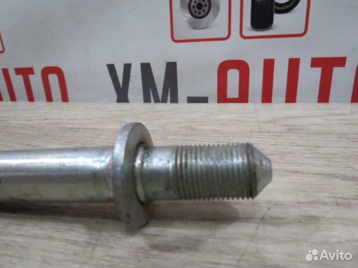 Крюк буксировочный LADA Vesta