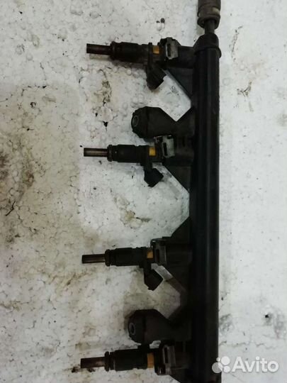 Топливная рейка (рампа) Peugeot 308 EP6C 2007-2015