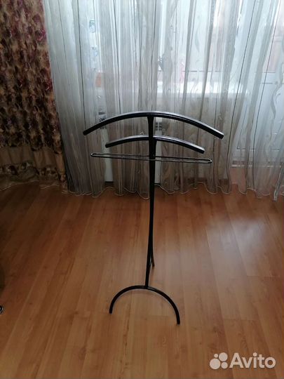 Вешалка для одежды напольная