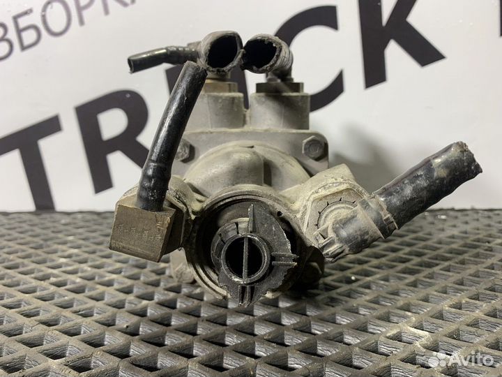 4613152640 Кран тормозной главный