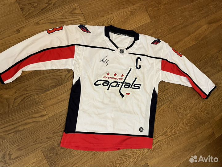 Игровая футболка с автографом Овечкина