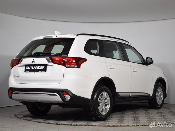 Mitsubishi Outlander 2.0 CVT, 2022