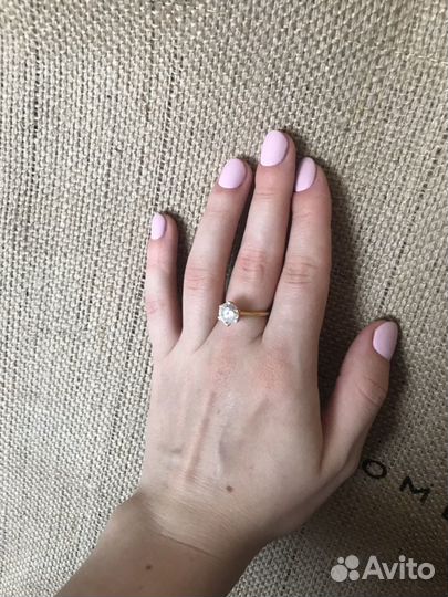 Кольцо серебряное с цирконием