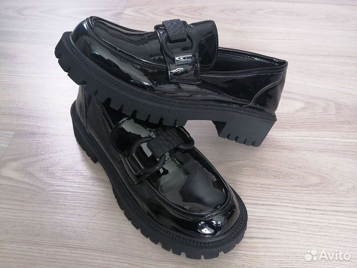 Лоферы женские 38 размер новые