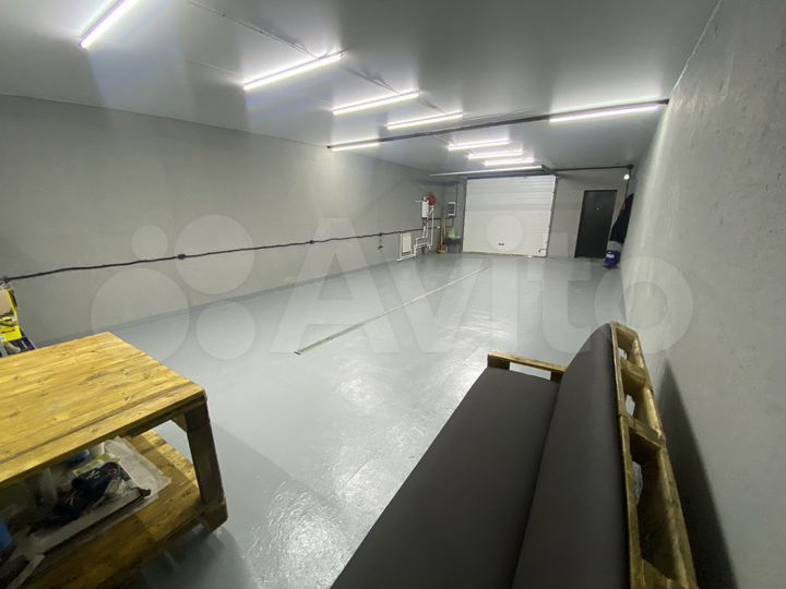 Гараж, > 30 м²