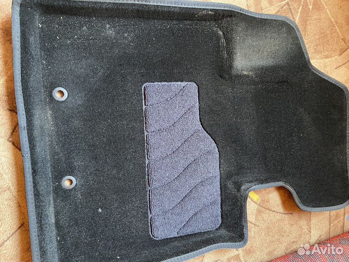 Автомобильные коврики ворсовые