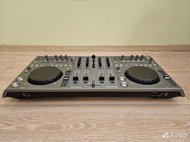 DJ-контроллер Pioneer DDJ-T1