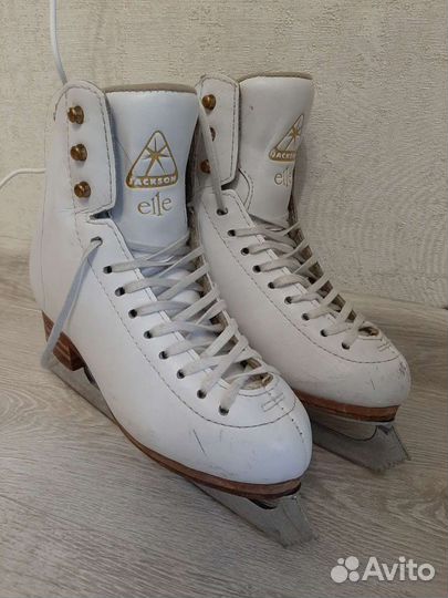 Фигурные коньки jackson