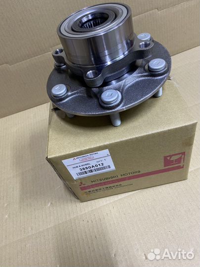 Ступица переднего колеса в сборе mitsubishi