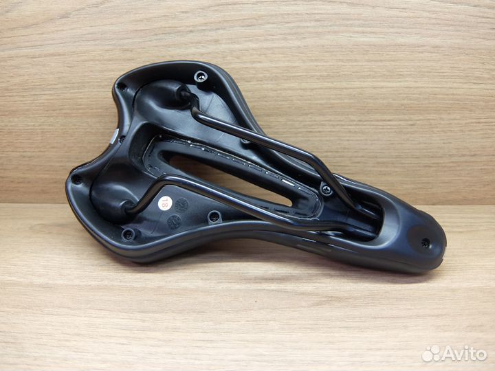 Седло NEW GEL эргономичное с вентиляцией