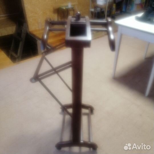 Стойка для одежды