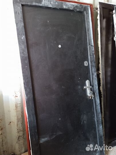 Дверь входная металлическая