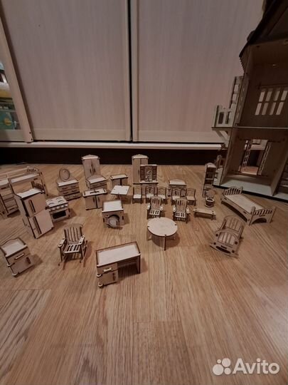 Домик кукольный с мебелью деревянный