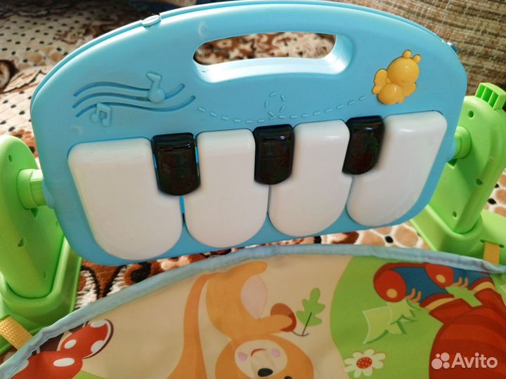 Развивающий коврик с пианино