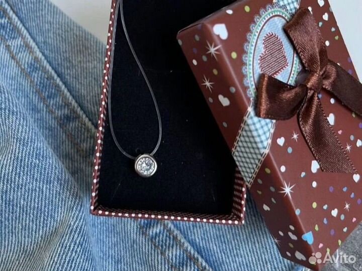 Циркон на леске, невидимый чокер