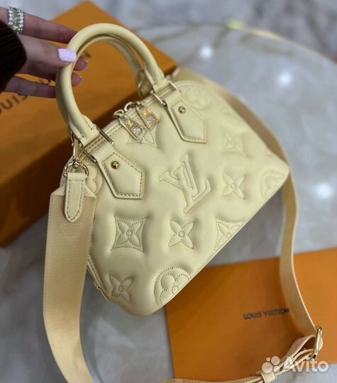 Сумка Alma BB Louis Vuitton