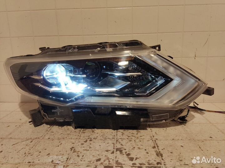 Фара LED передняя правая Nissan X-Trail 3