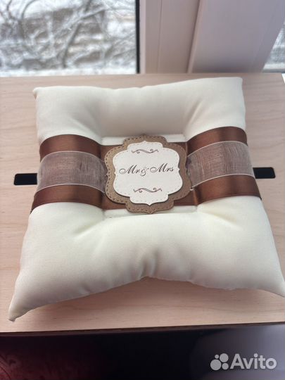 Семейный банк, подушка для колец