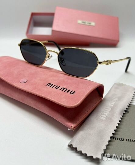 Солнцезащитные очки miu miu