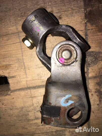 Нижний рулевой карданчик мазда фамилия