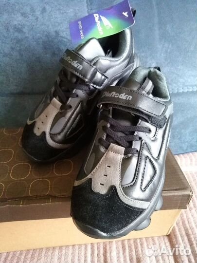 Кроссовки детские