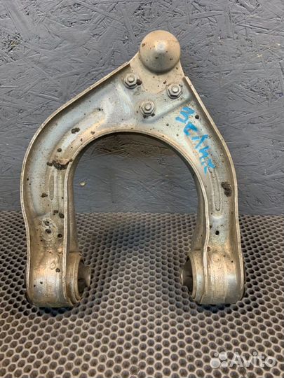 Рычаг подвески верхний передний левый