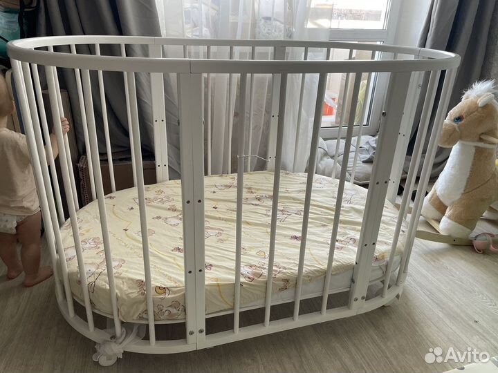 Кроватка трансформер с маятником