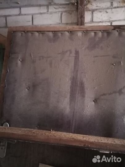 Двери б/у прочные