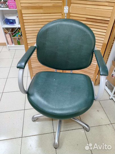 Парикмахерское кресло