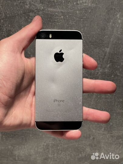 iPhone SE, 32 ГБ