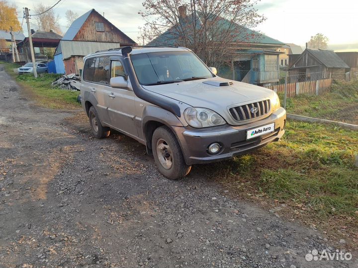 Hyundai Terracan 2.5 AT, 2001, 100 000 км