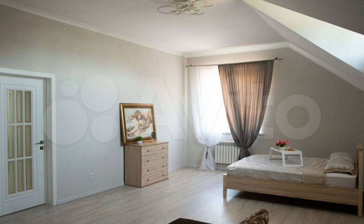 Комната 28 м² в 6-к., 2/2 эт.