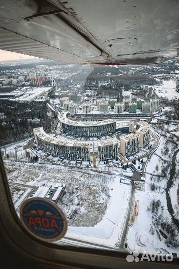 Полеты на самолете. 6-местный самолет