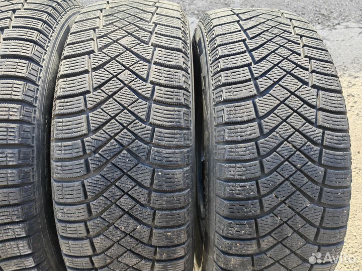 Pirelli Ice Zero FR 215/65 R17 103T