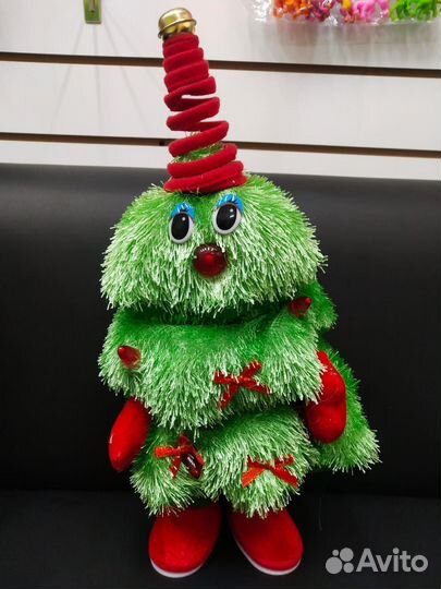 Елка танцующая