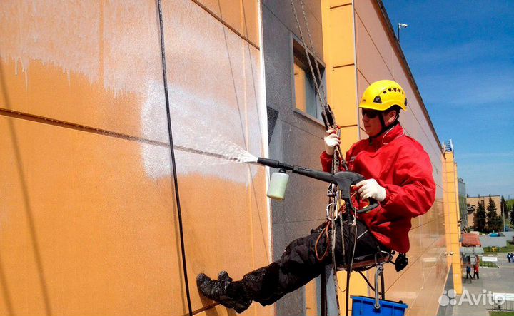 Мойка (мытье) фасадов, окон и витрин