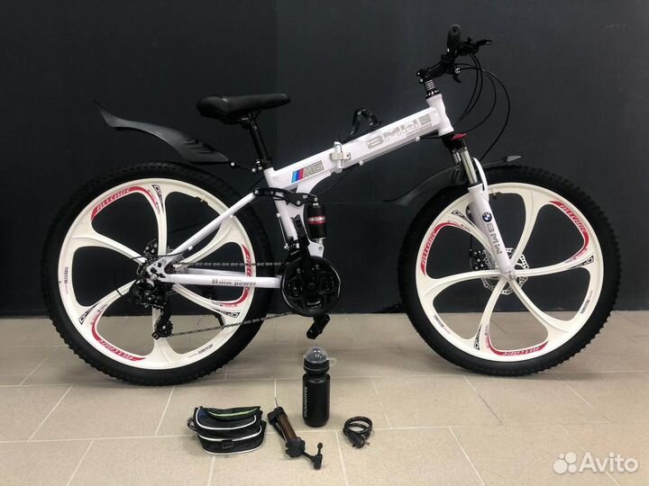 Велосипед BMW на литых дисках