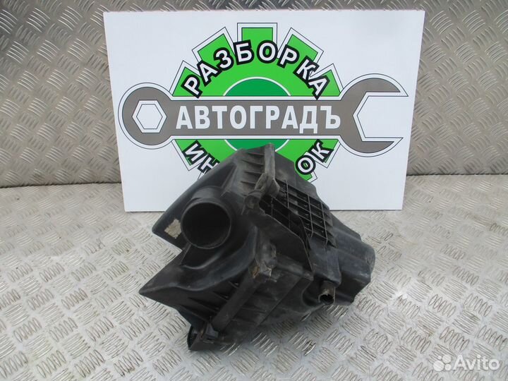 Корпус воздушного фильтра Ford Focus 2 1.8