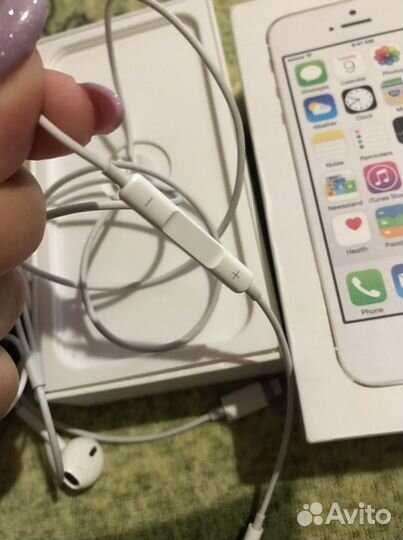 Наушники Apple EarPods with Lightning