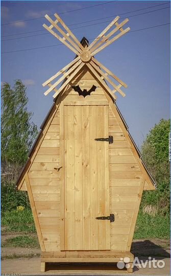 Дачный туалет с декором SDQ
