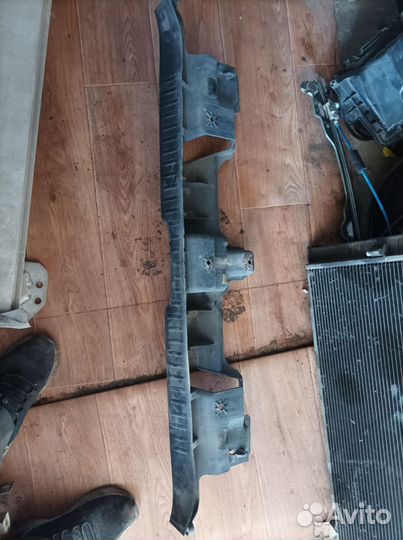 Направляющая заднего бампера Пежо 308