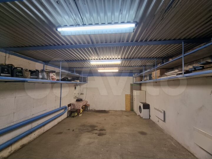 Гараж, > 30 м²