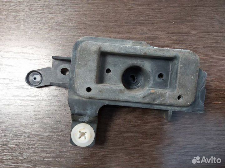 Заглушка поддомкратника Porsche Cayenne 958 3.6