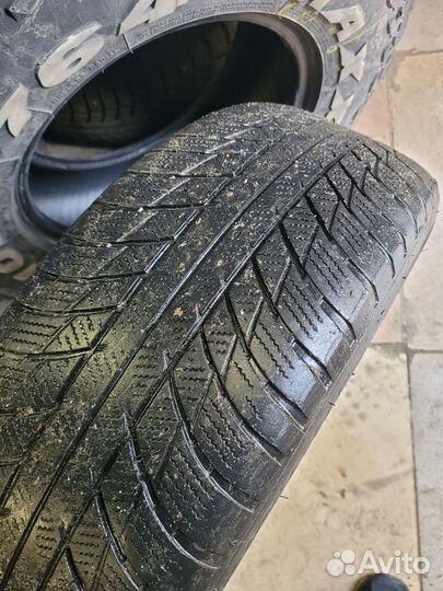 Bridgestone Blizzak LM-001 205/60 R17 93H